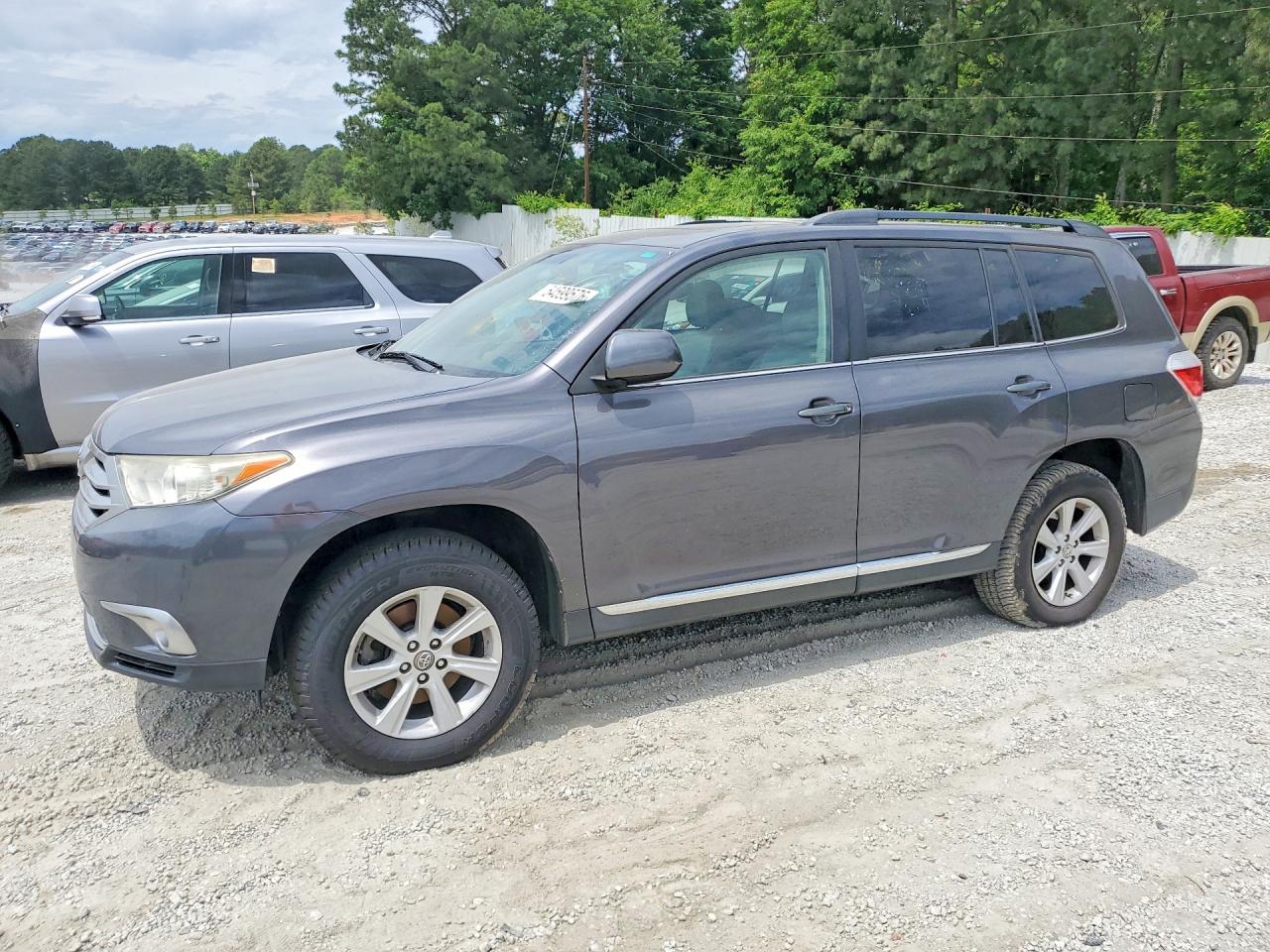 Salvage Toyota Highlander Image