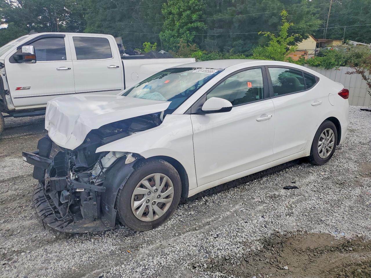 Salvage Hyundai ELANTRA Image