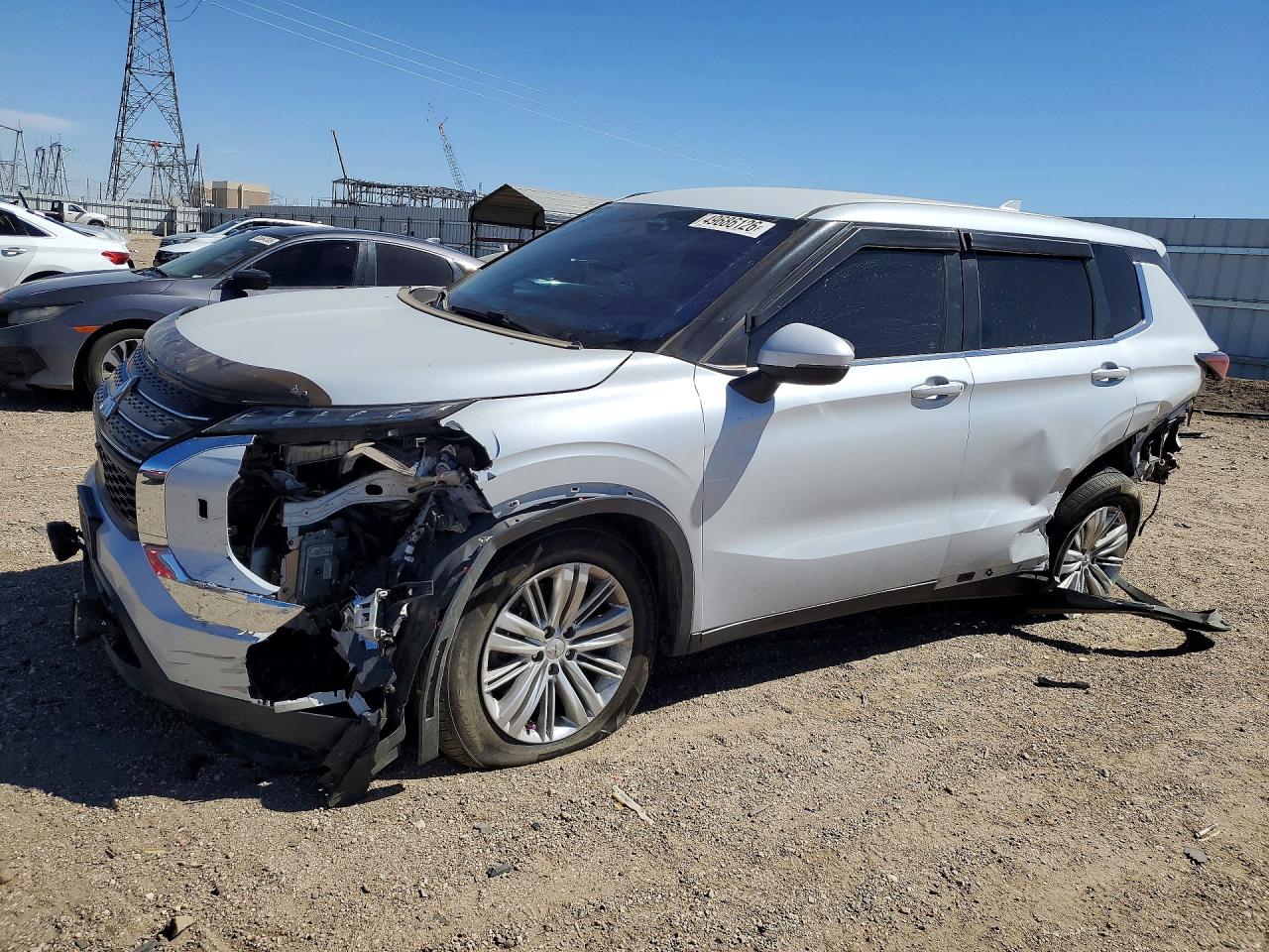 Salvage Mitsubishi Outlander Image