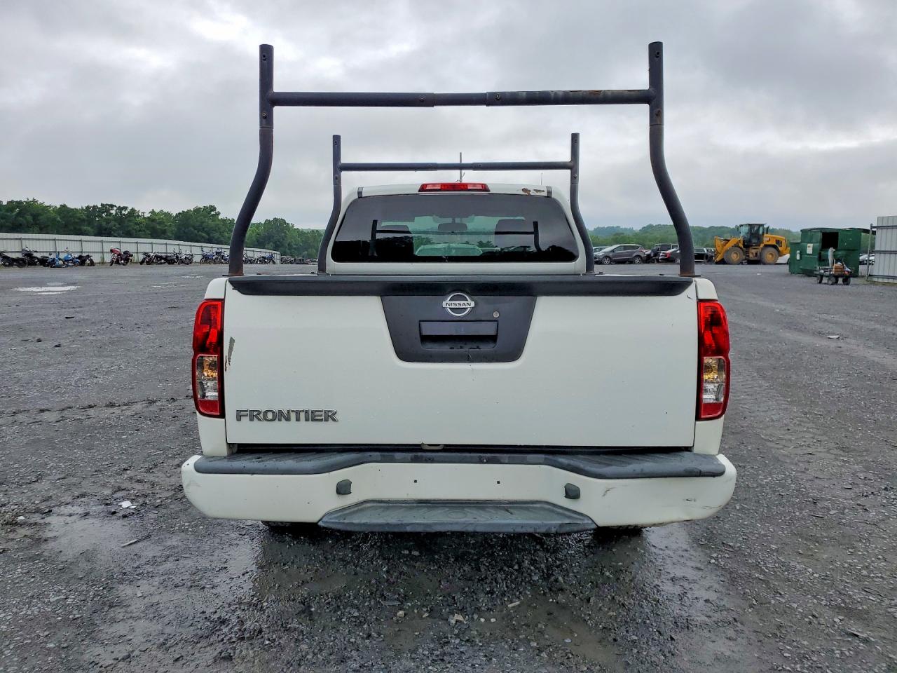 Nissan Frontier S