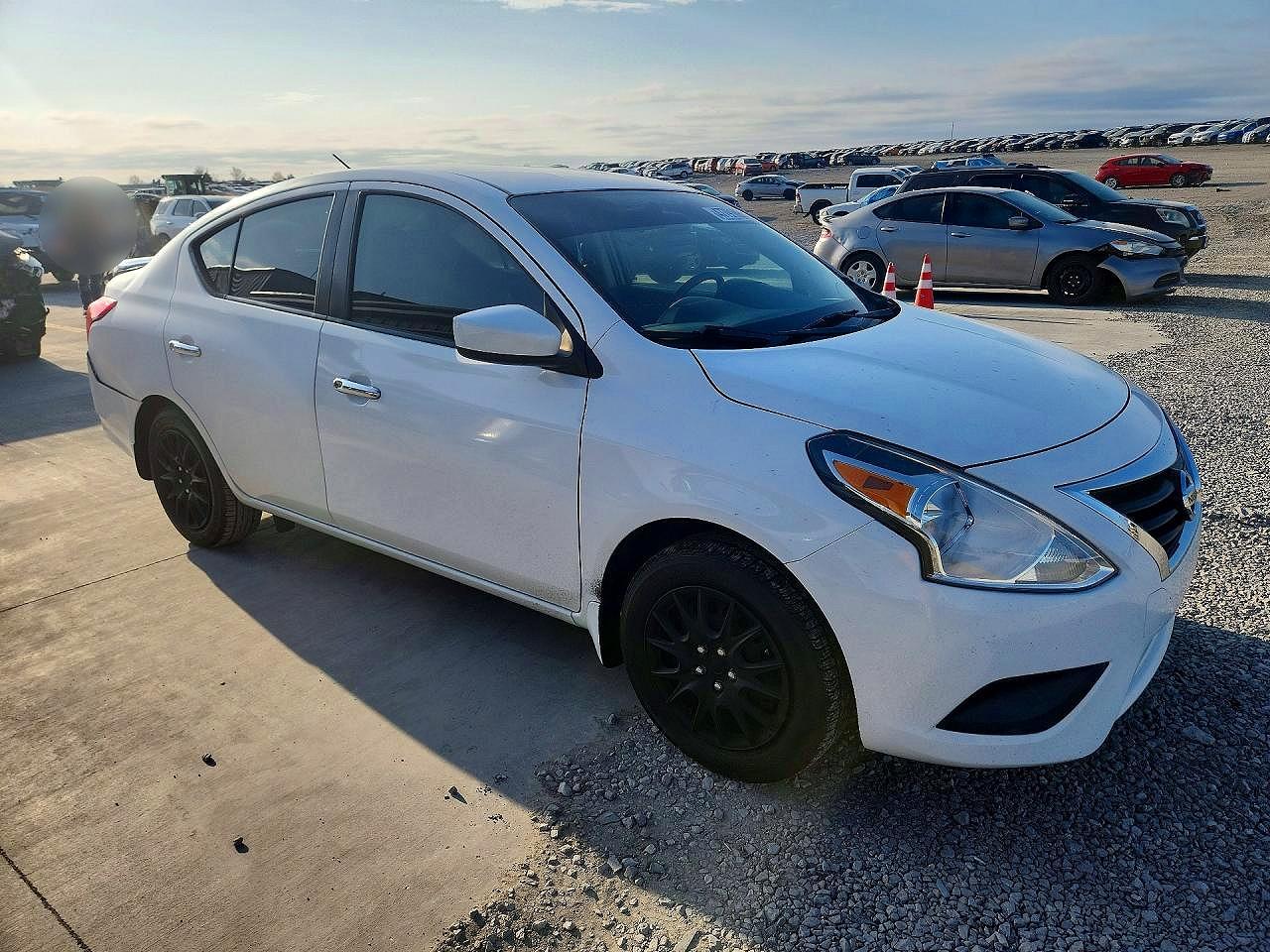 Nissan Versa 1.6 Sv