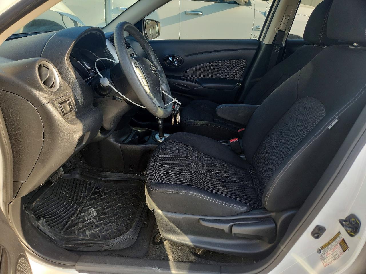 Nissan Versa 1.6 Sv