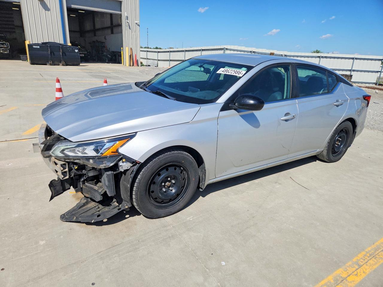 Salvage Nissan Altima Image