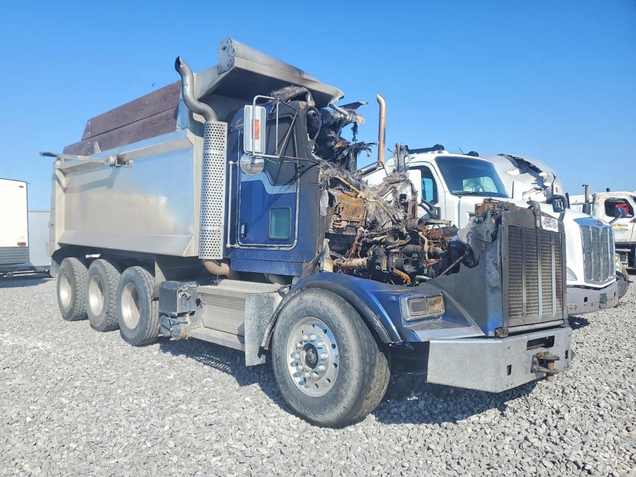 Salvage Kenworth Construction Image