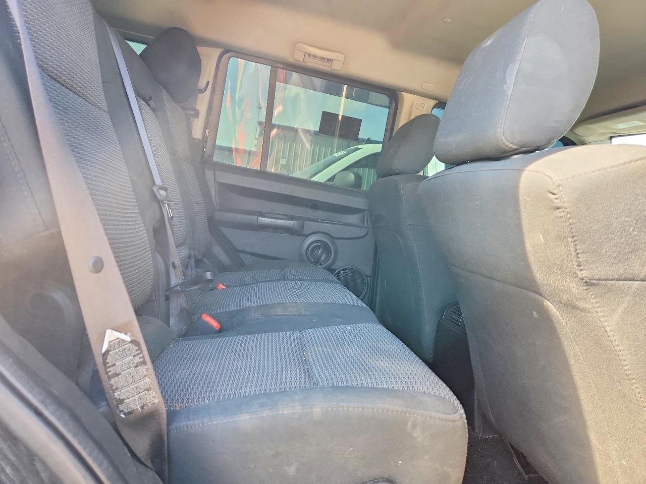 Jeep Commander Sport