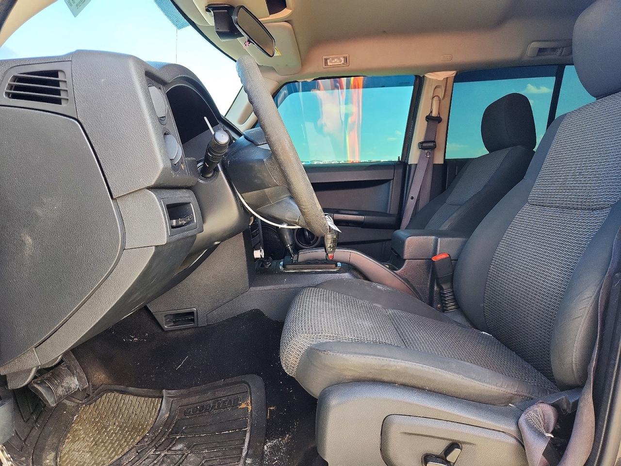 Jeep Commander Sport