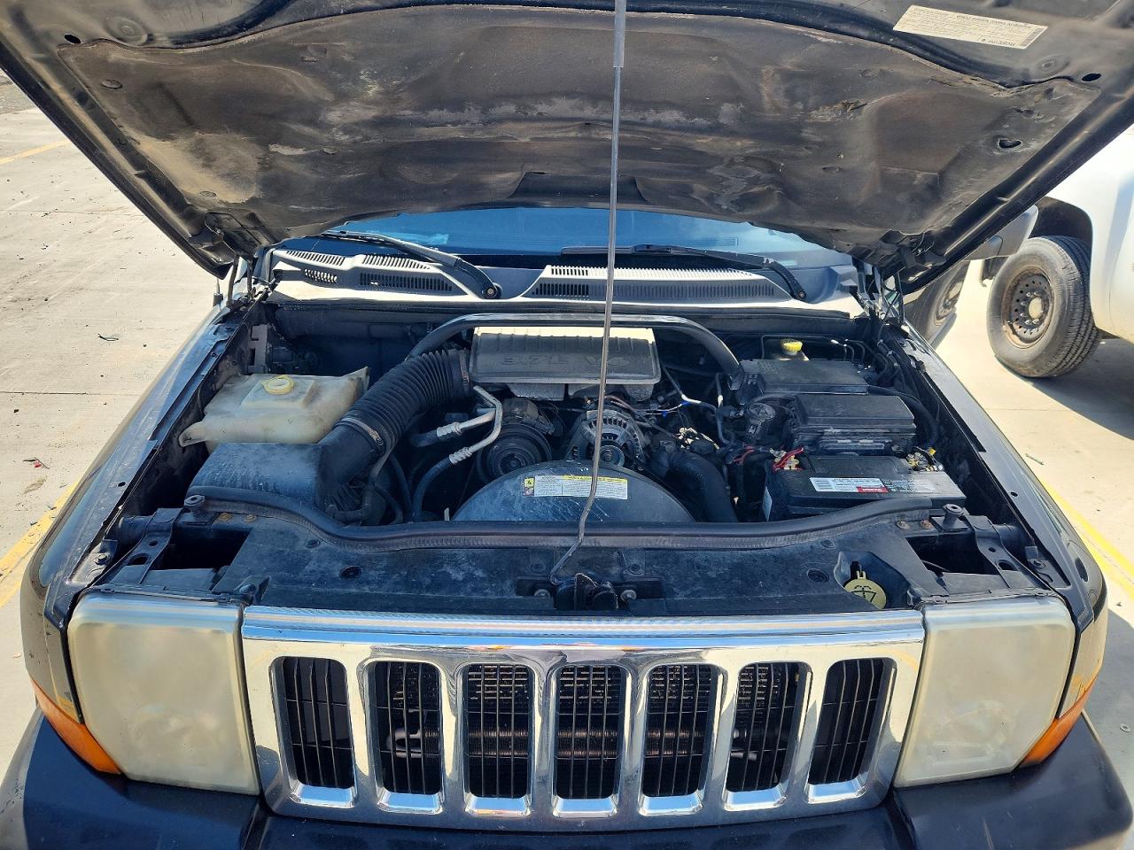 Jeep Commander Sport