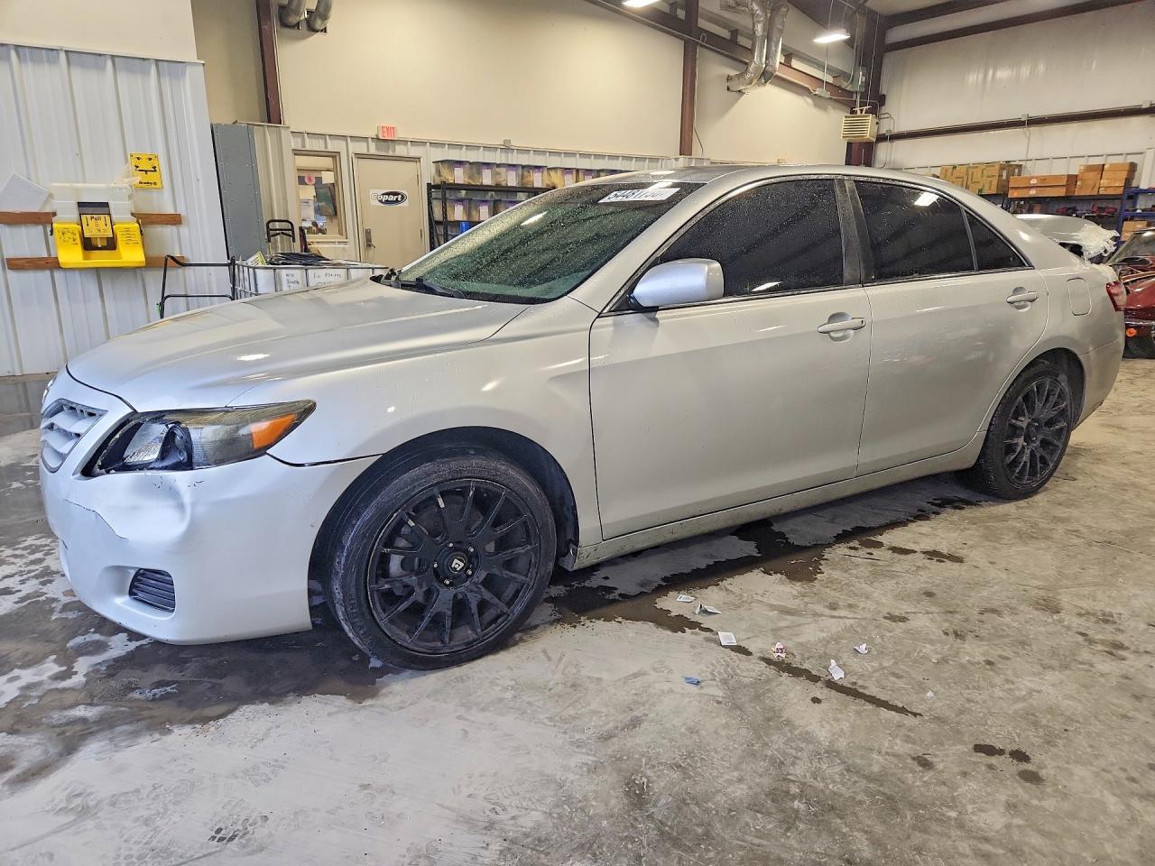 Salvage Toyota Camry Image