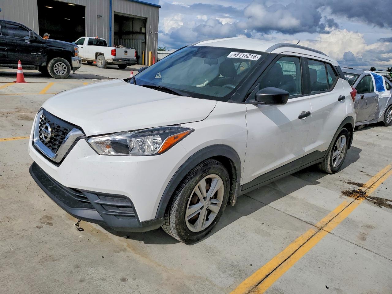 Salvage Nissan Kicks Image