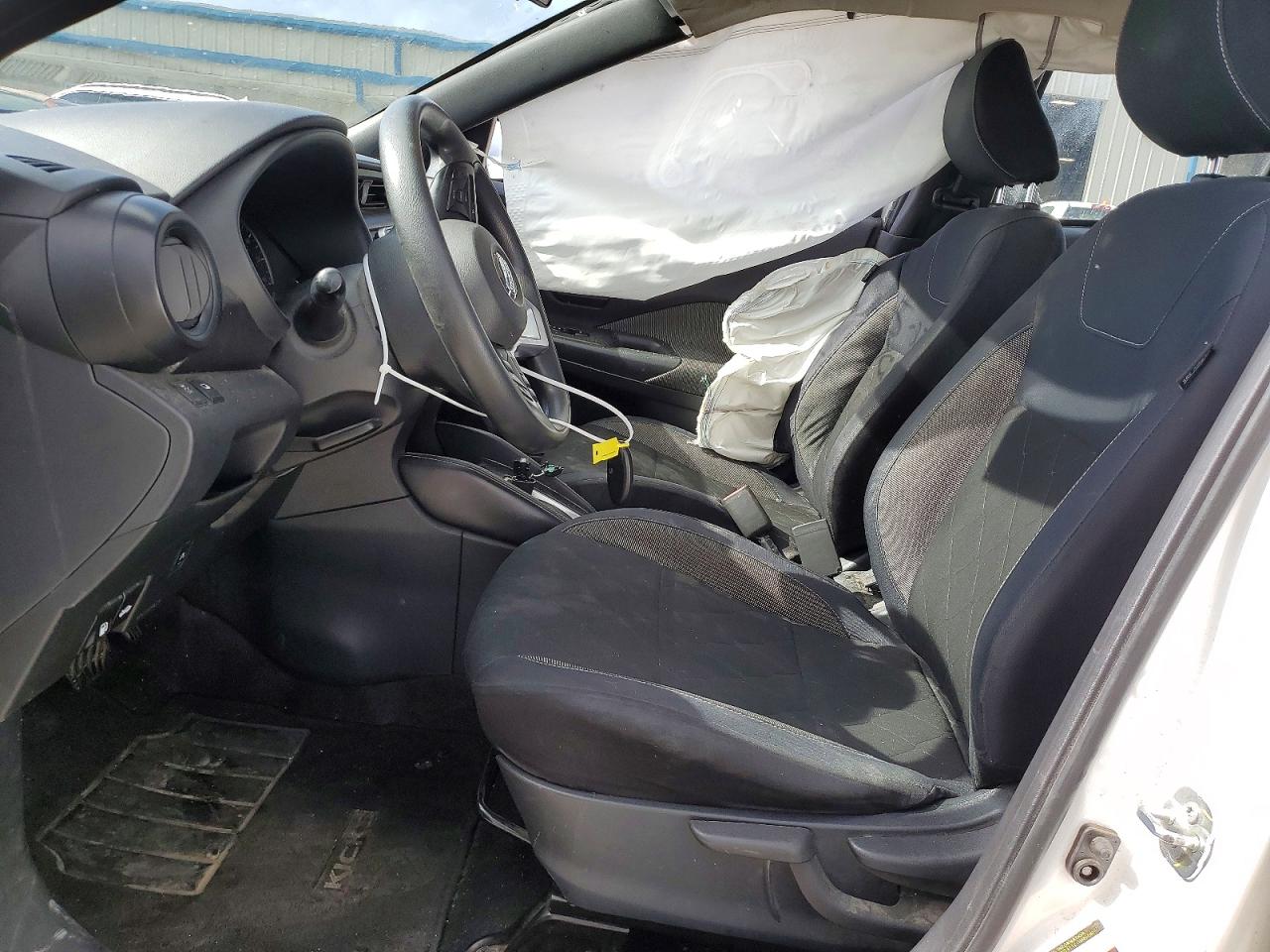 Nissan Kicks S