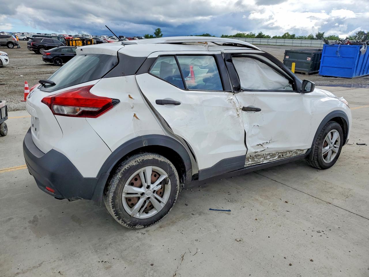 Nissan Kicks S