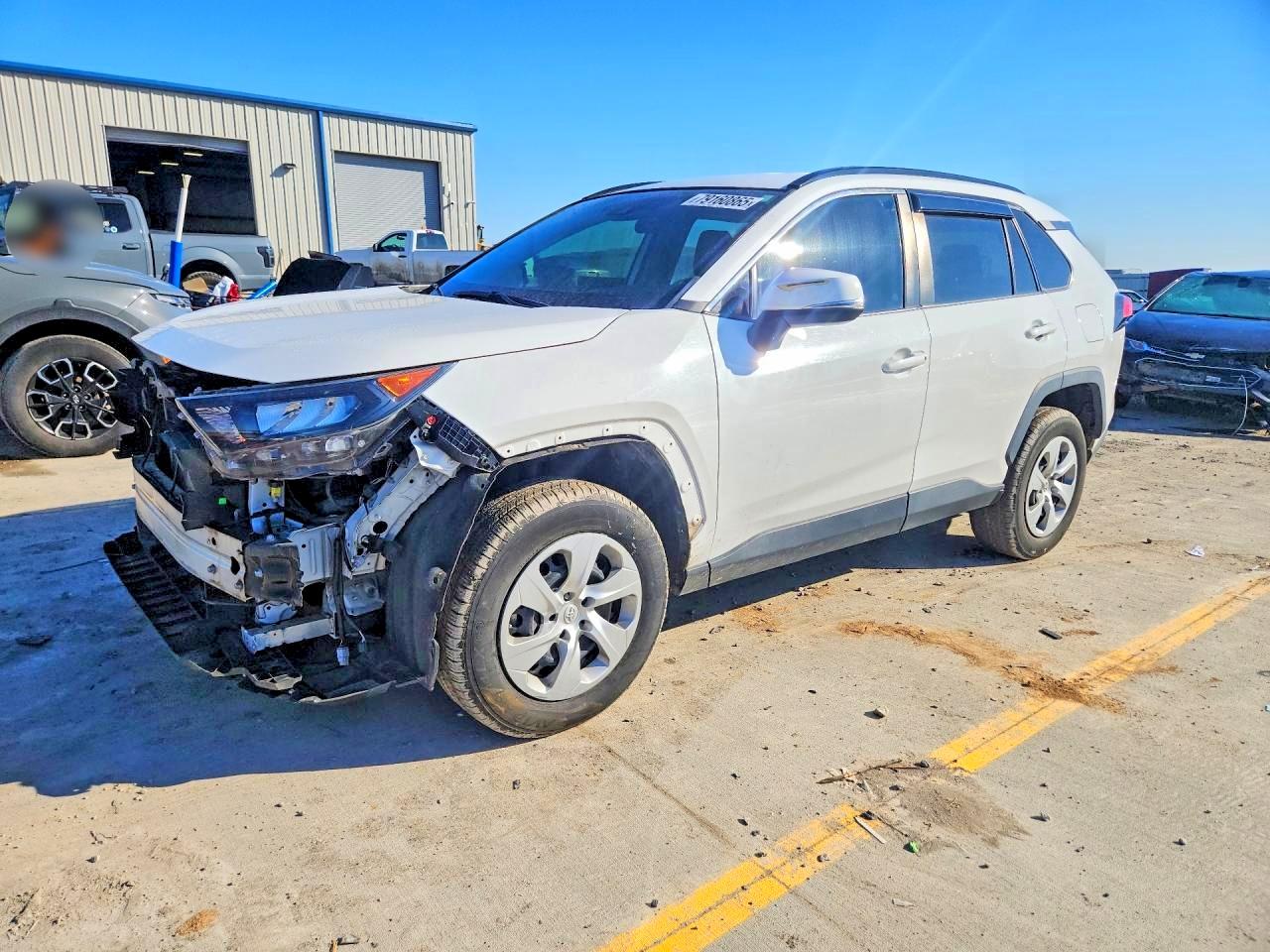 Salvage Toyota RAV4 Image