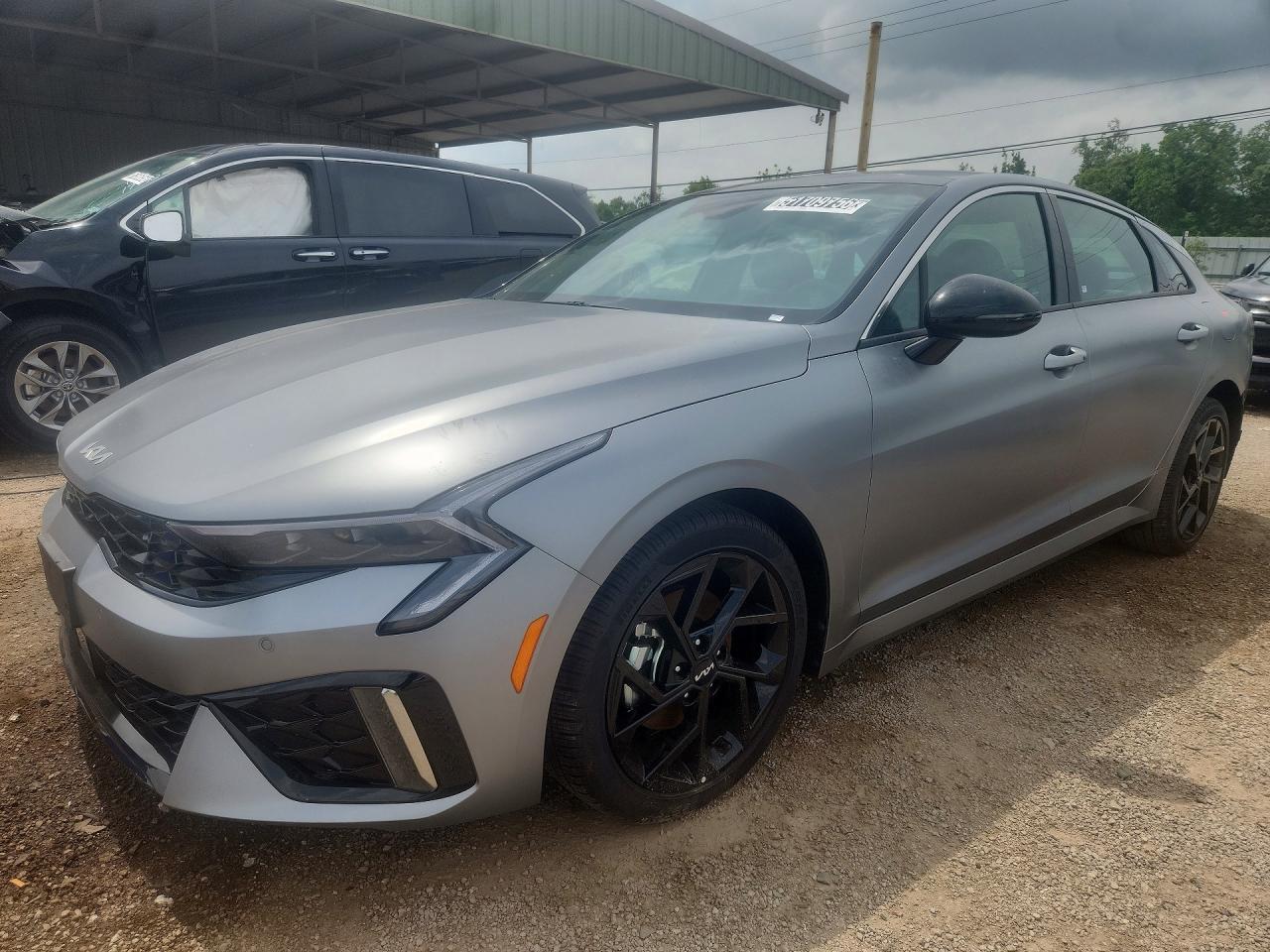 Salvage Kia K5 Image