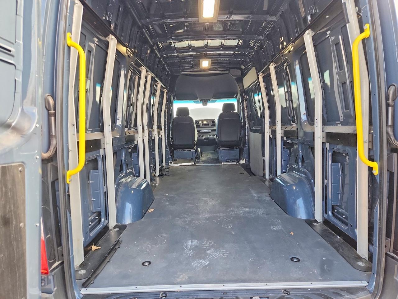 Mercedes-Benz Sprinter 2500