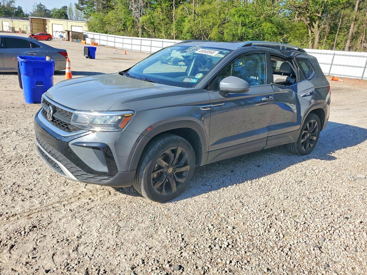 Salvage Volkswagen Taos Image