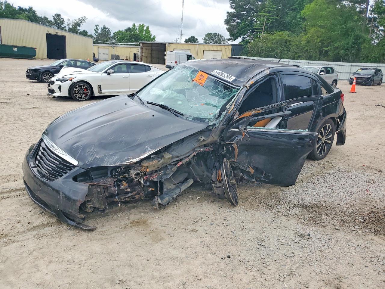 Salvage Chrysler 200 Image