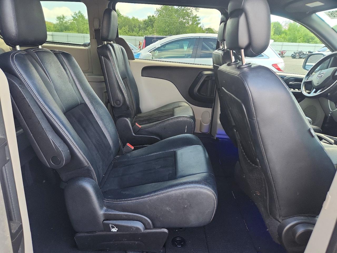 Dodge Caravan Sxt