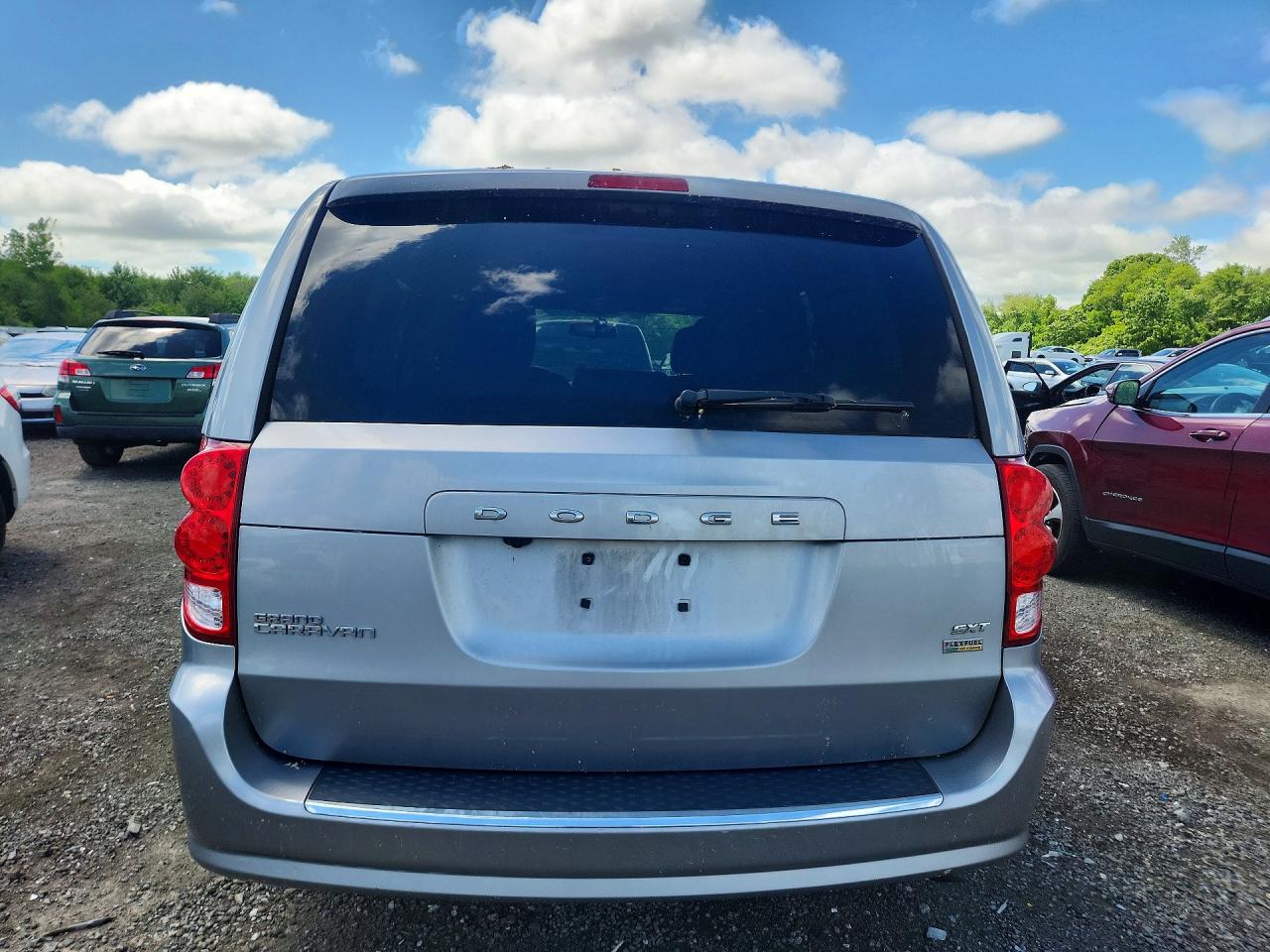 Dodge Caravan Sxt