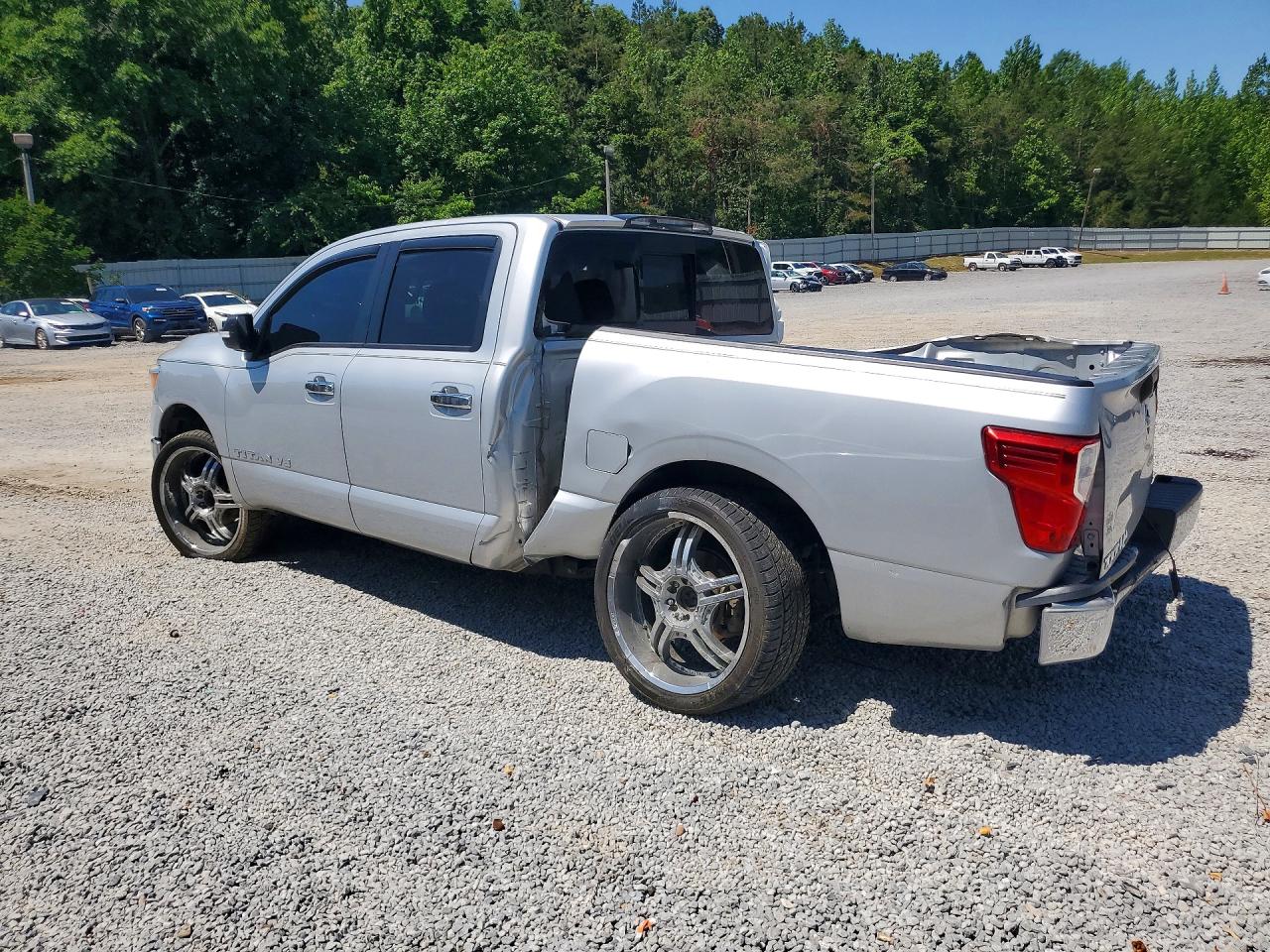 Nissan Titan Sv