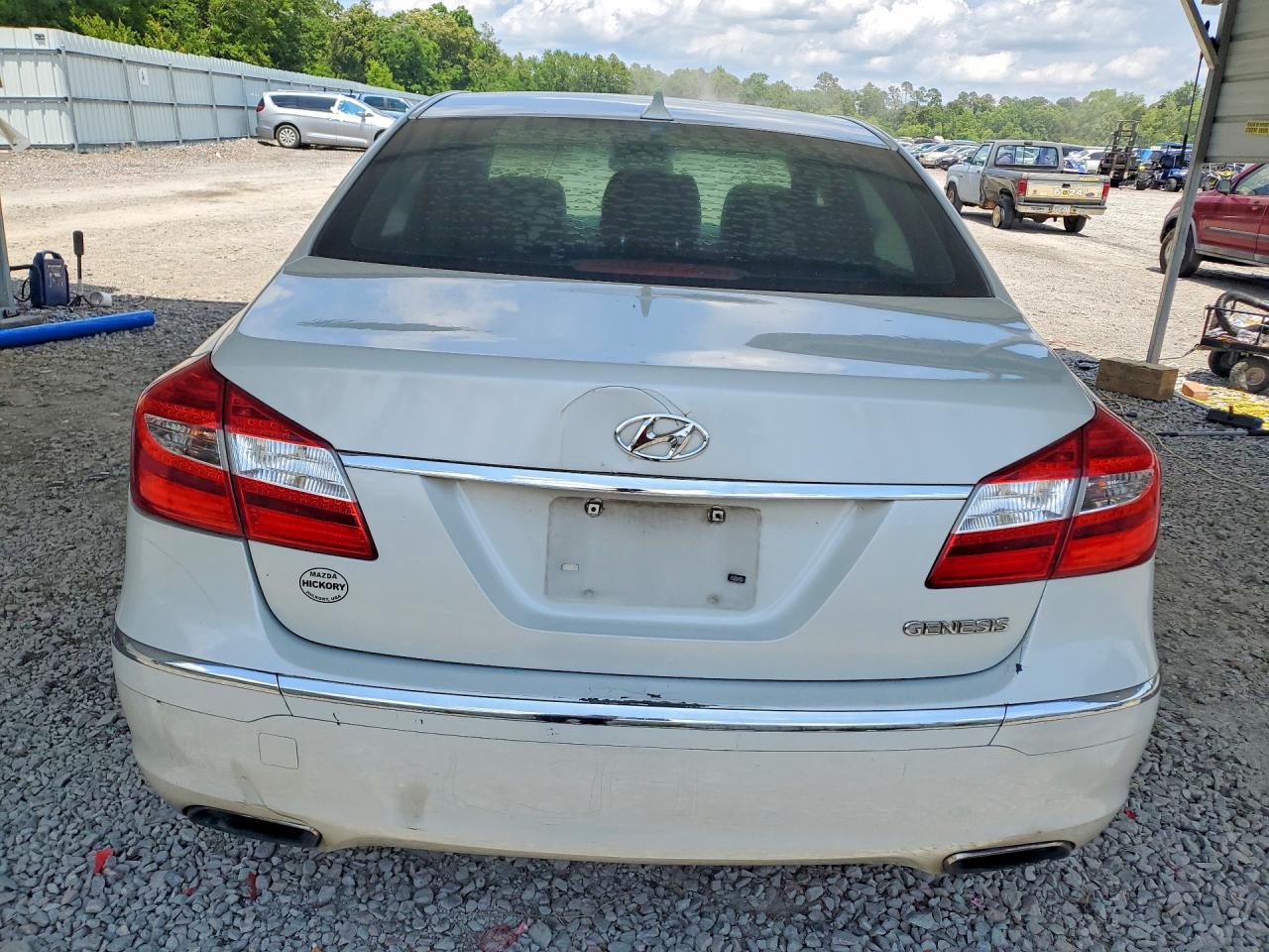 Hyundai Genesis 3.8l