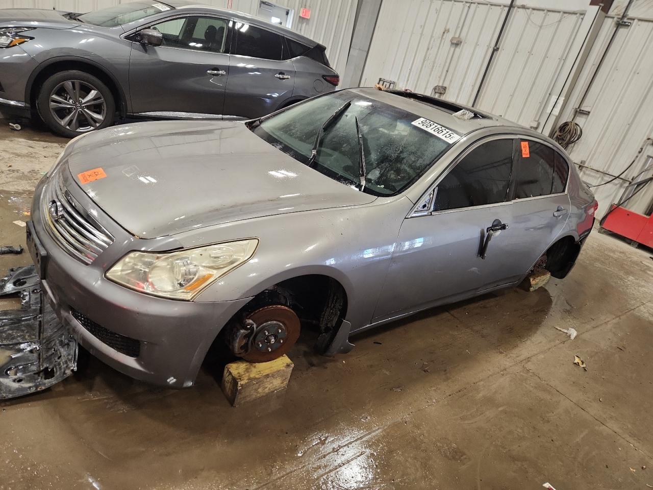 Salvage INFINITI G37 Image
