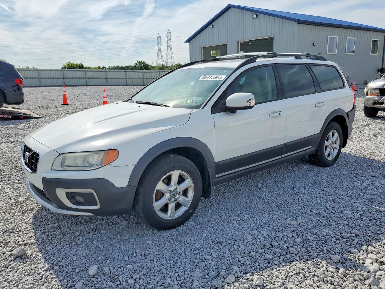 Salvage Volvo XC70 Image