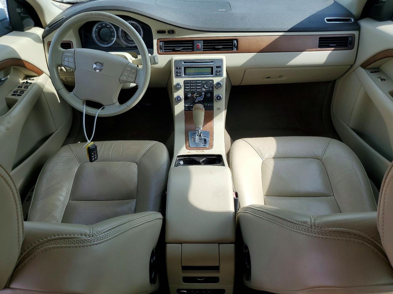 Volvo XC70 3.2