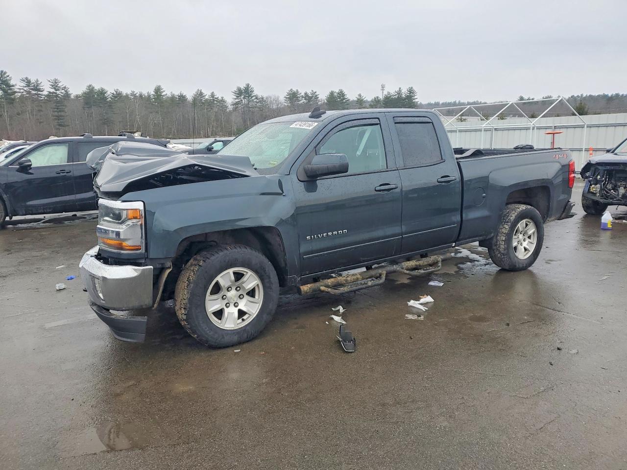 Salvage Chevrolet Silverado Image