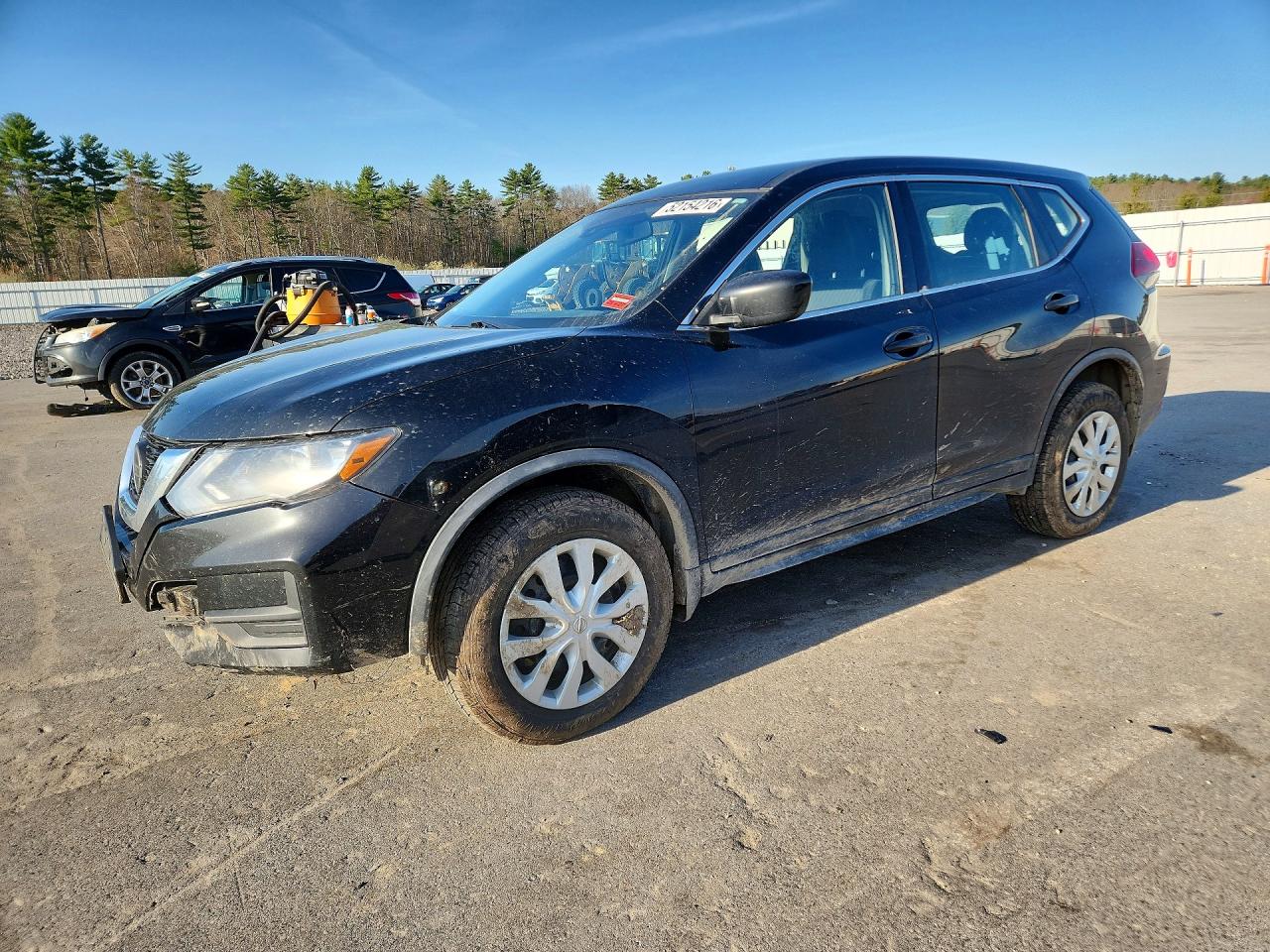 Salvage Nissan Rogue Image