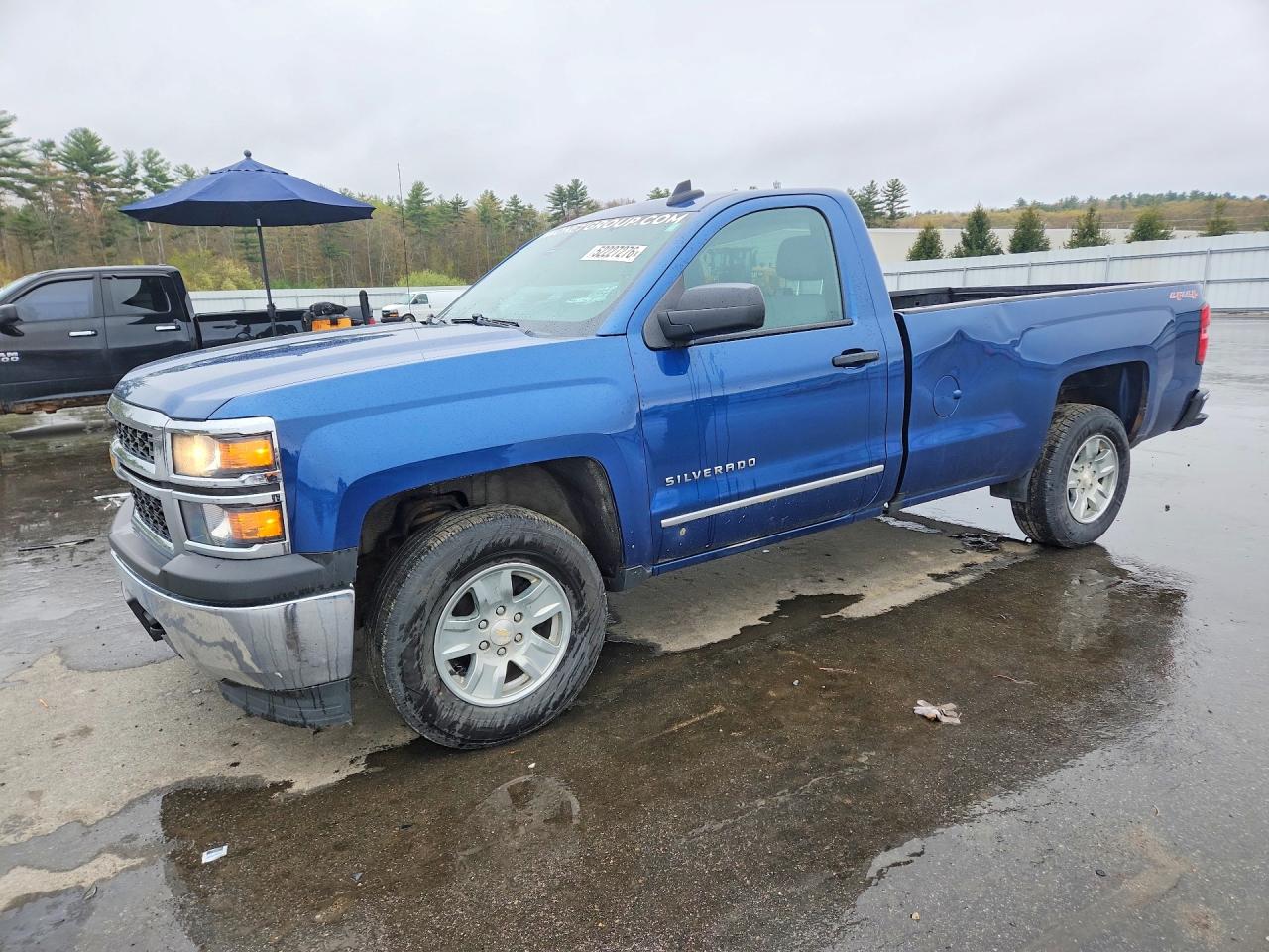Salvage Chevrolet Silverado Image