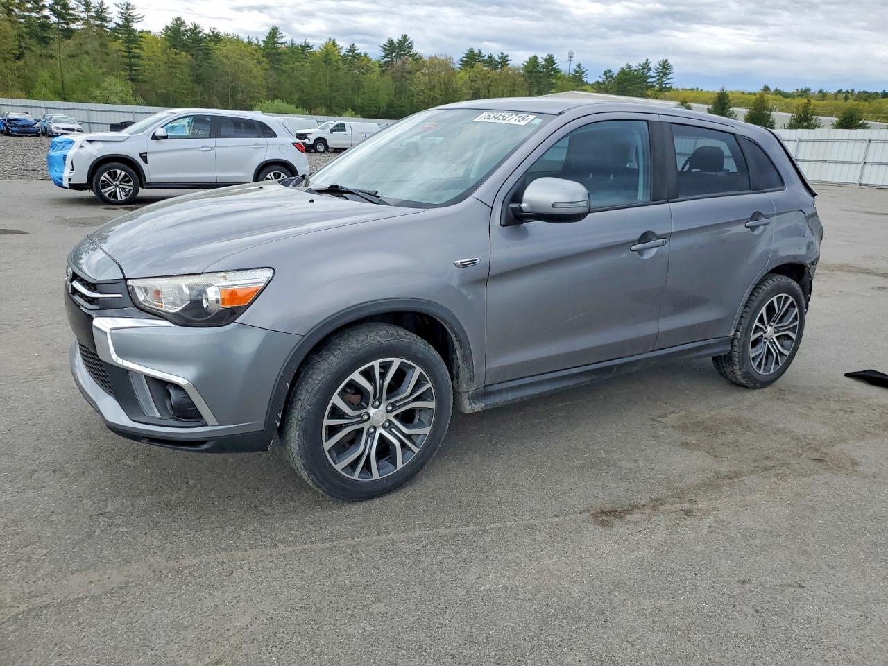 Salvage Mitsubishi Outlander Image