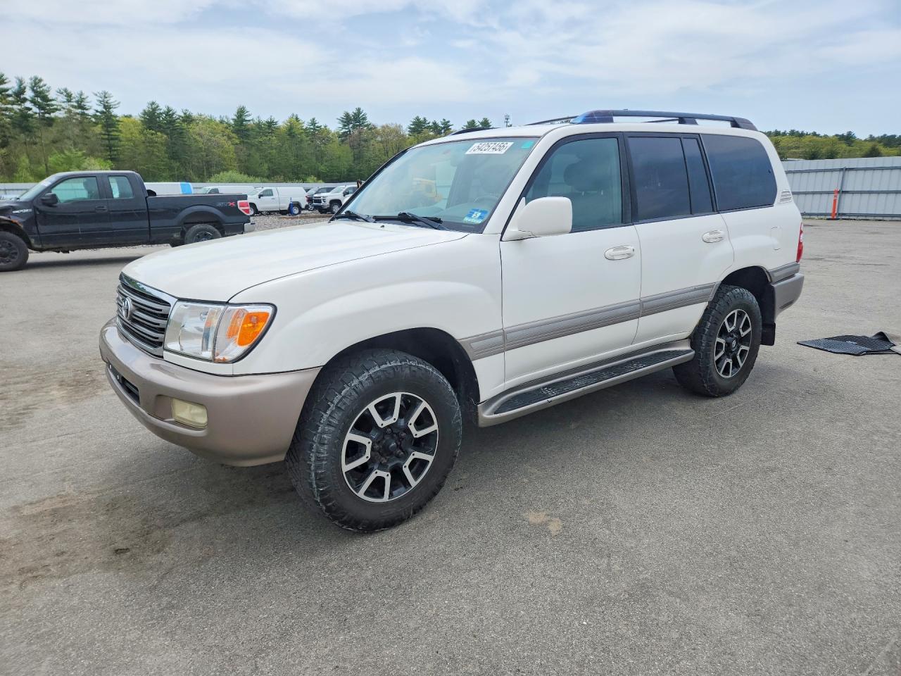 Salvage Toyota Land Cruis Image