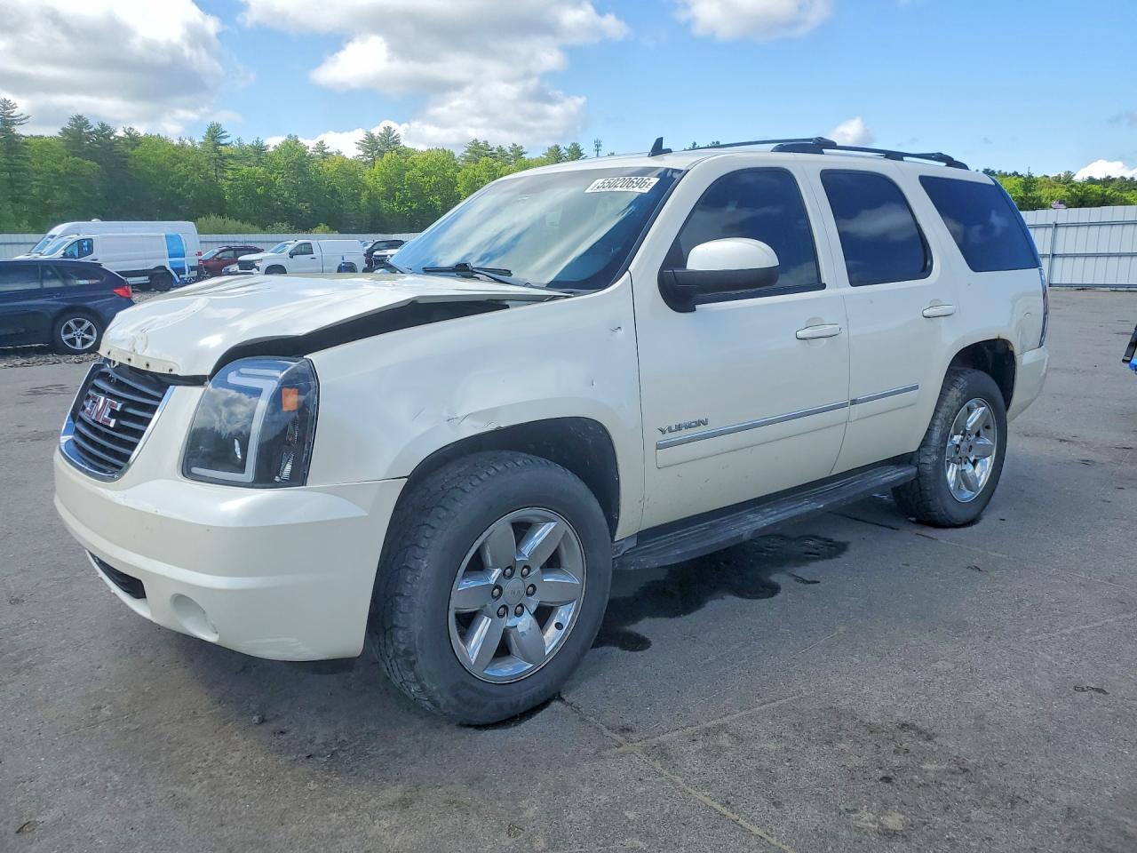 Salvage GMC Yukon Image