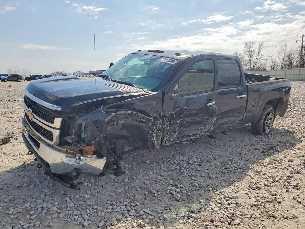 Salvage Chevrolet Silverado Image