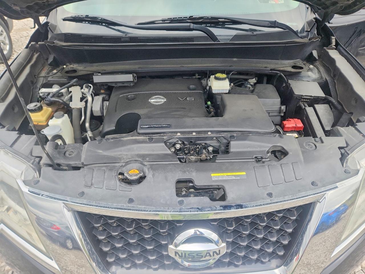 Nissan Pathfinder S