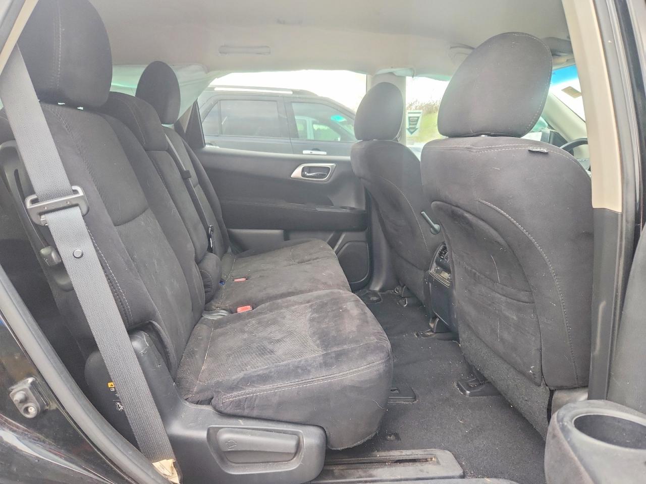 Nissan Pathfinder S