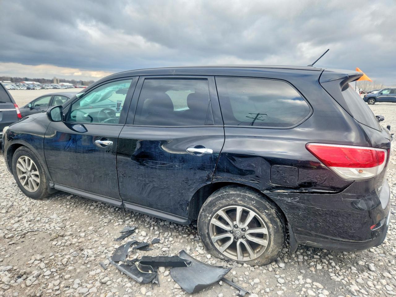 Nissan Pathfinder S