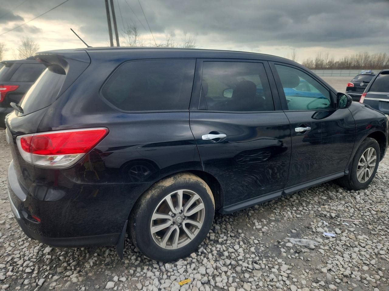 Nissan Pathfinder S