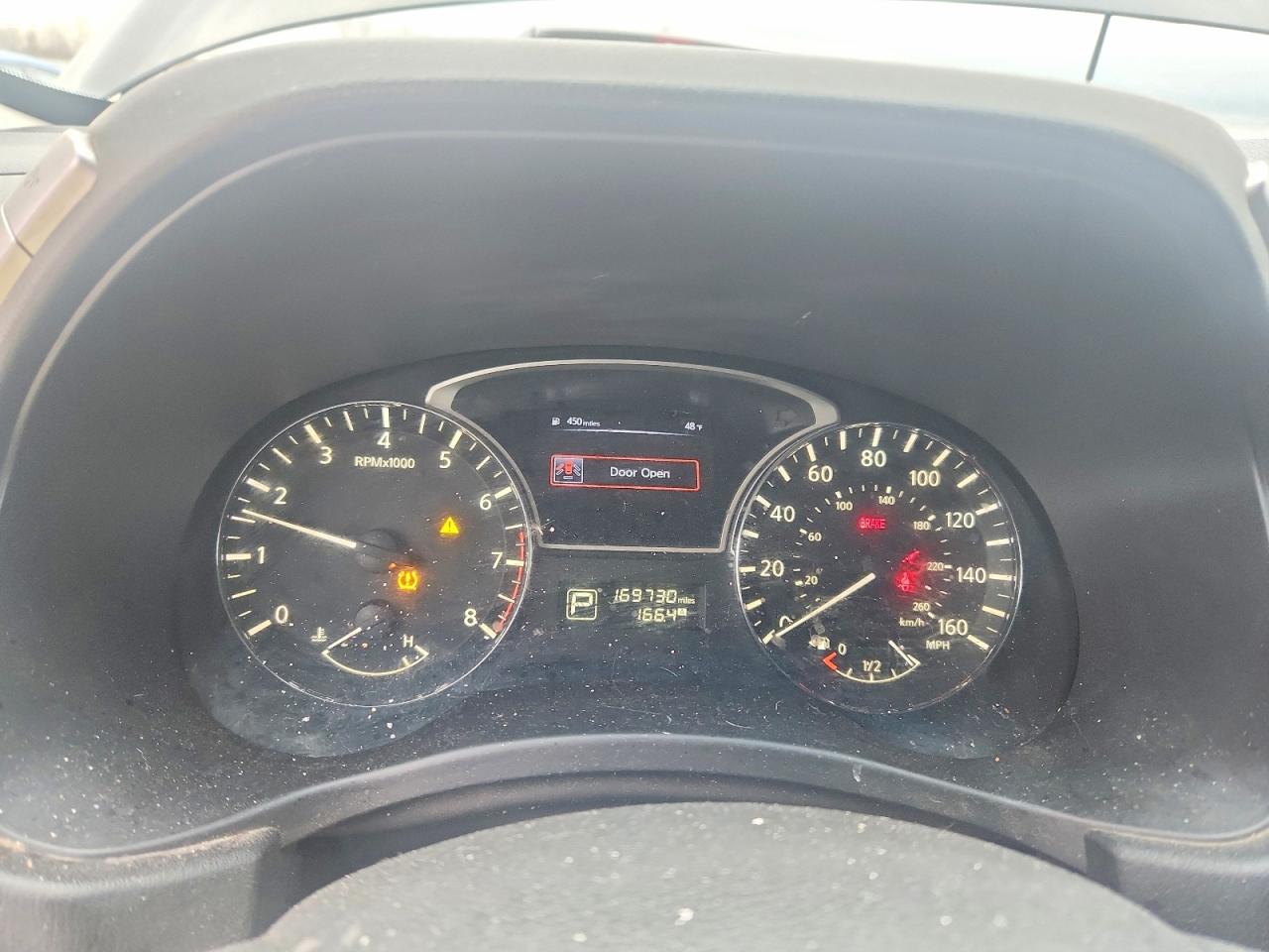 Nissan Pathfinder S