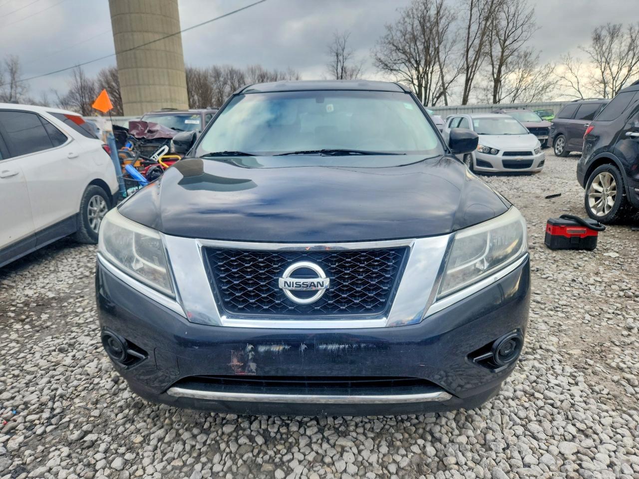 Nissan Pathfinder S