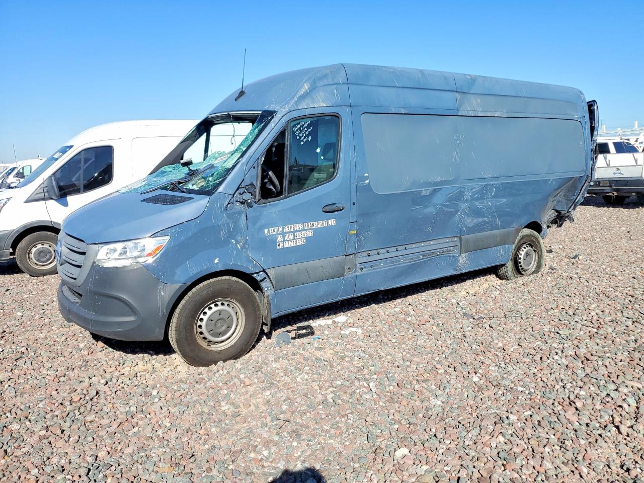 Salvage Mercedes-Benz Sprinter Image