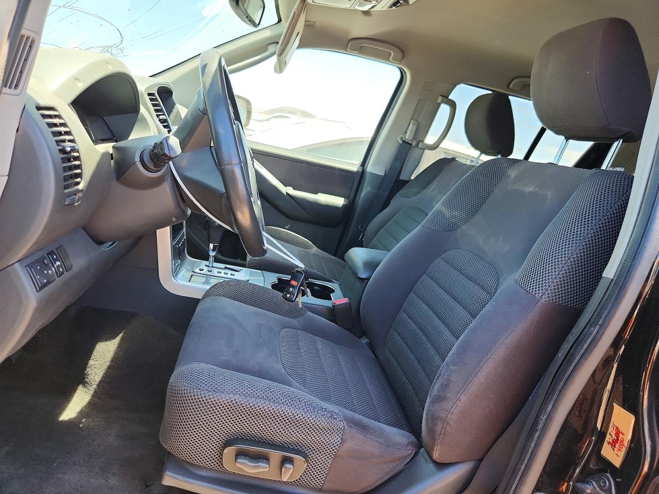 Nissan Pathfinder S