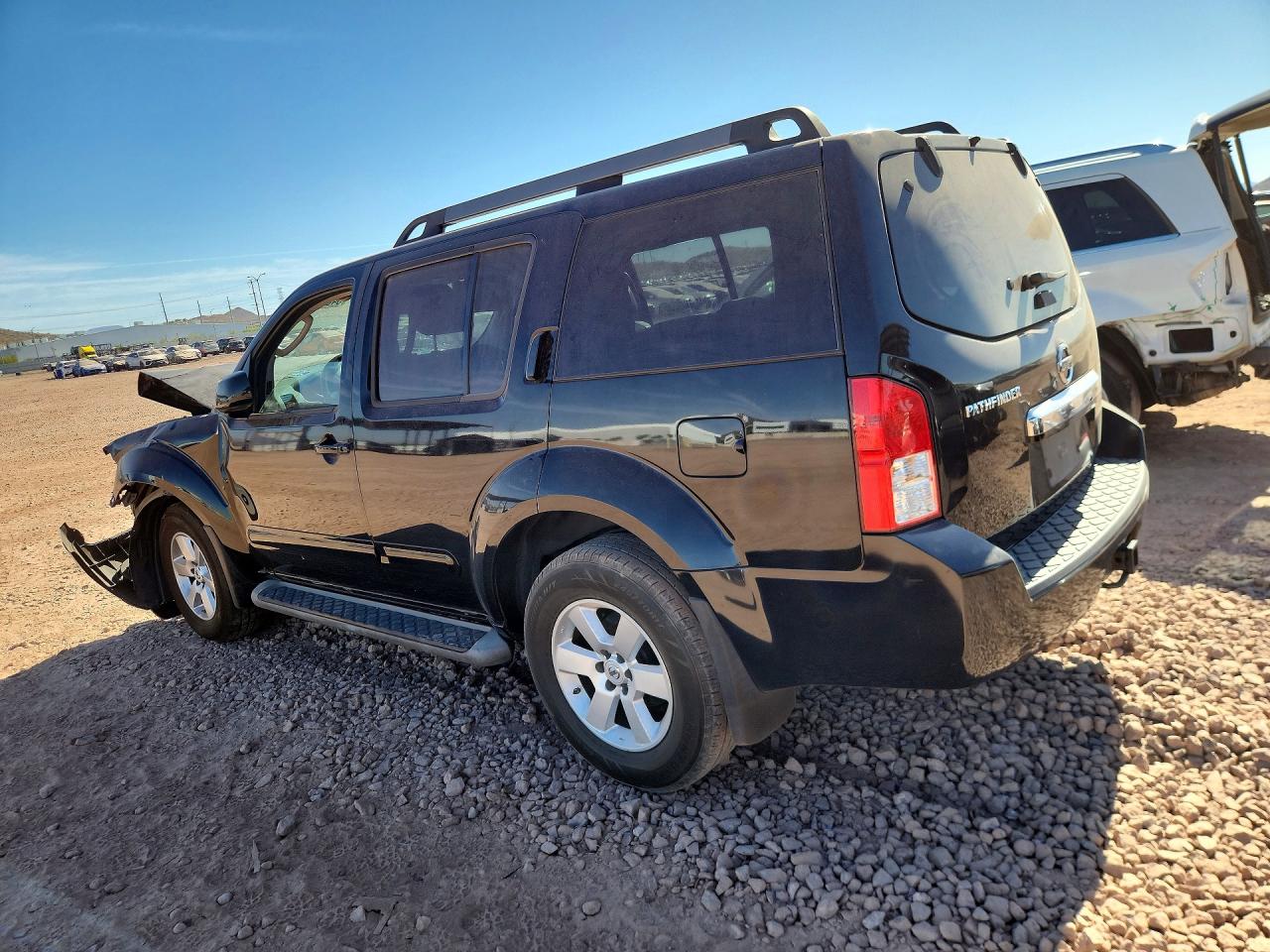 Nissan Pathfinder S