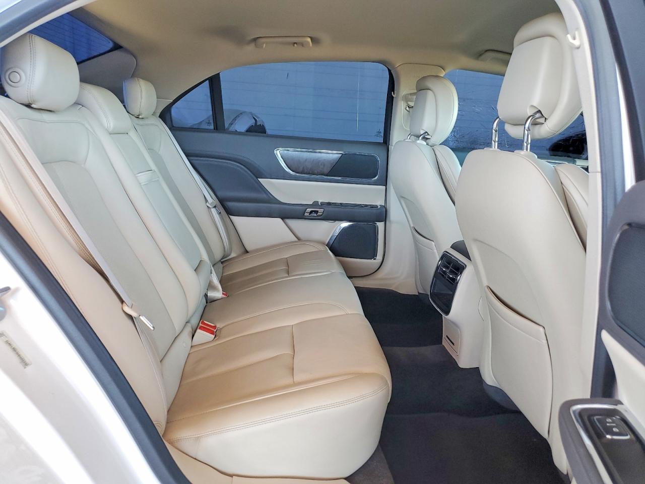 Lincoln Continental Select
