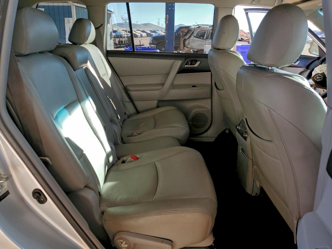 Toyota Highlander Base