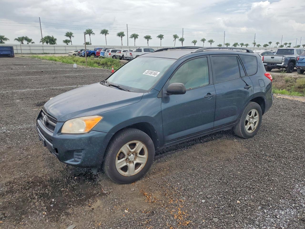 Salvage Toyota RAV4 Image