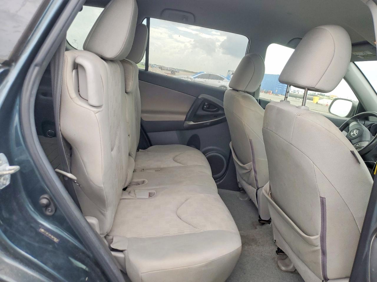 Toyota RAV4 Base