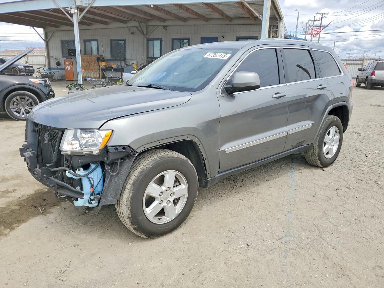 Salvage Jeep Cherokee Image