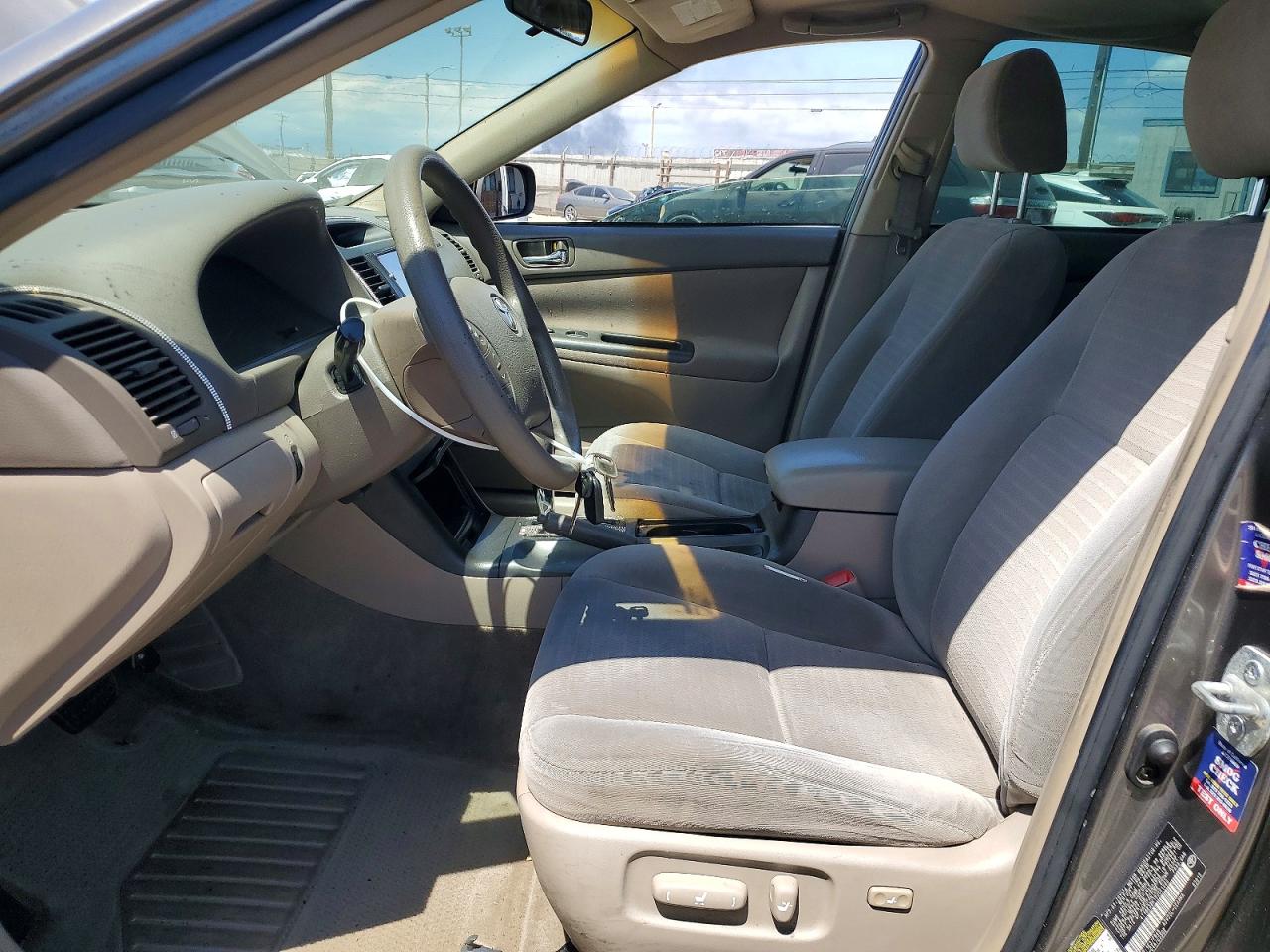 Toyota Camry Le