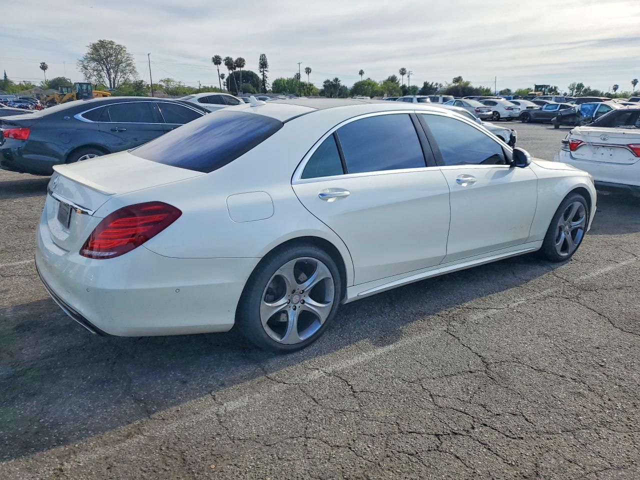 Mercedes-Benz S-Class 550